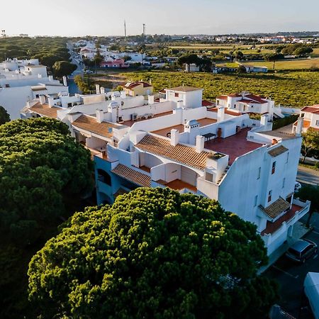 Casa Falesia T2 - Garden View - 5 Min From The Beach - Wifi Olhos de Agua  Bagian luar foto