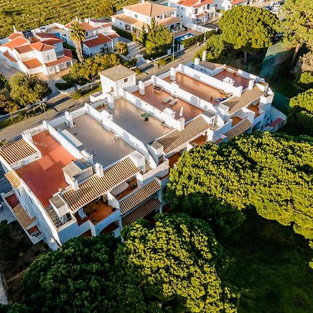 Casa Falesia T2 - Garden View - 5 Min From The Beach - Wifi Olhos de Agua  Bagian luar foto