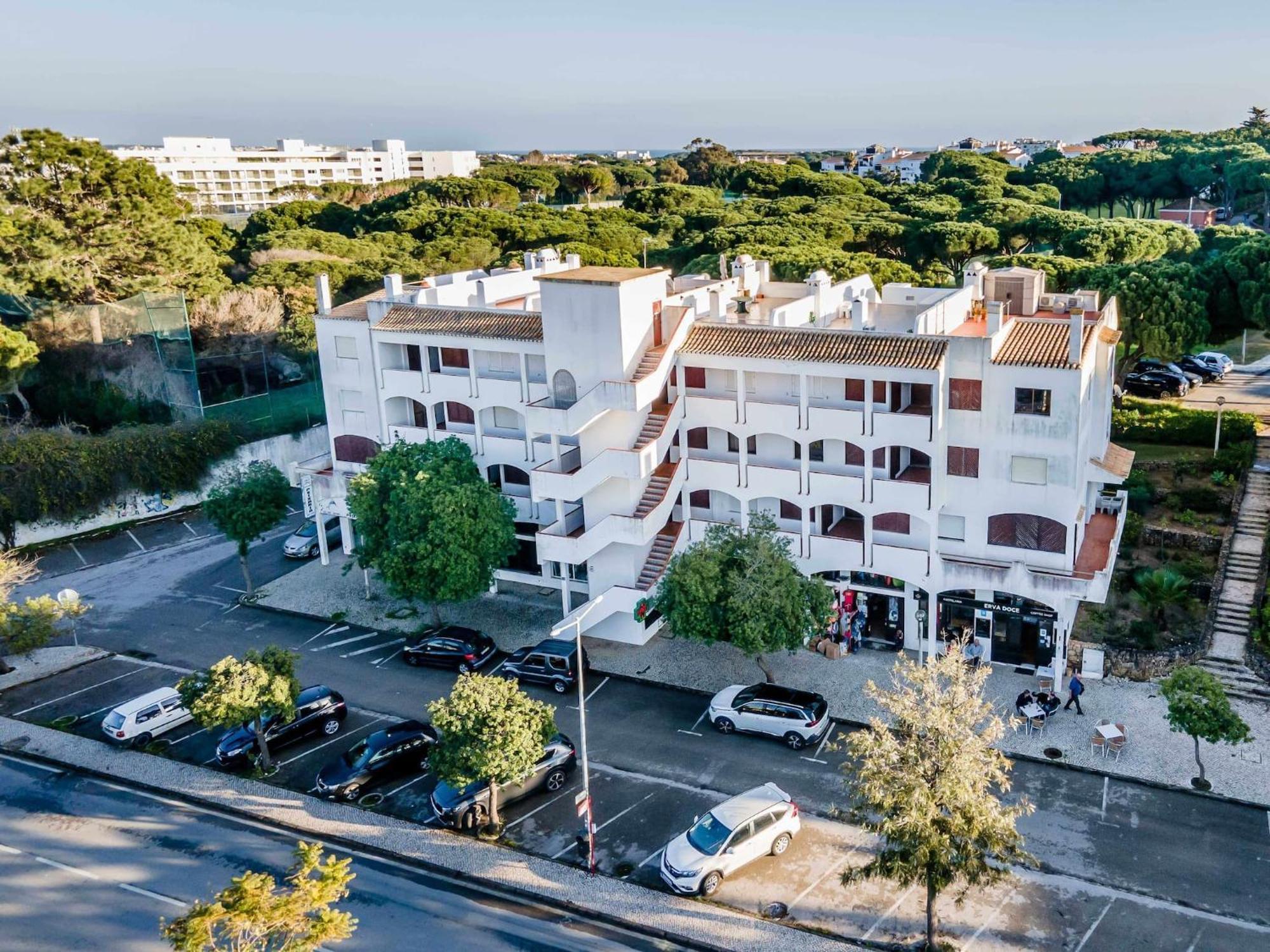 Casa Falesia T2 - Garden View - 5 Min From The Beach - Wifi Olhos de Agua  Bagian luar foto