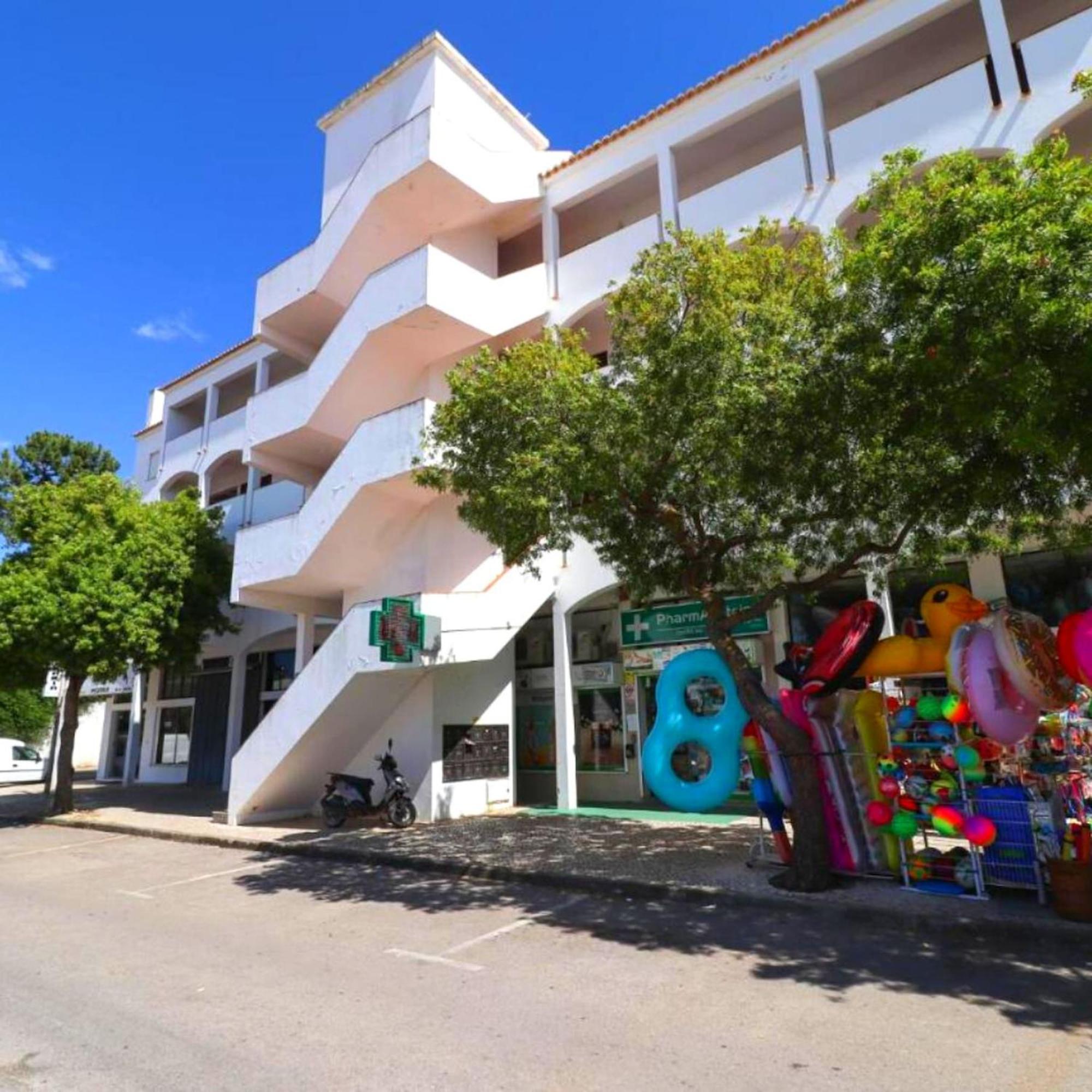 Casa Falesia T2 - Garden View - 5 Min From The Beach - Wifi Olhos de Agua  Bagian luar foto