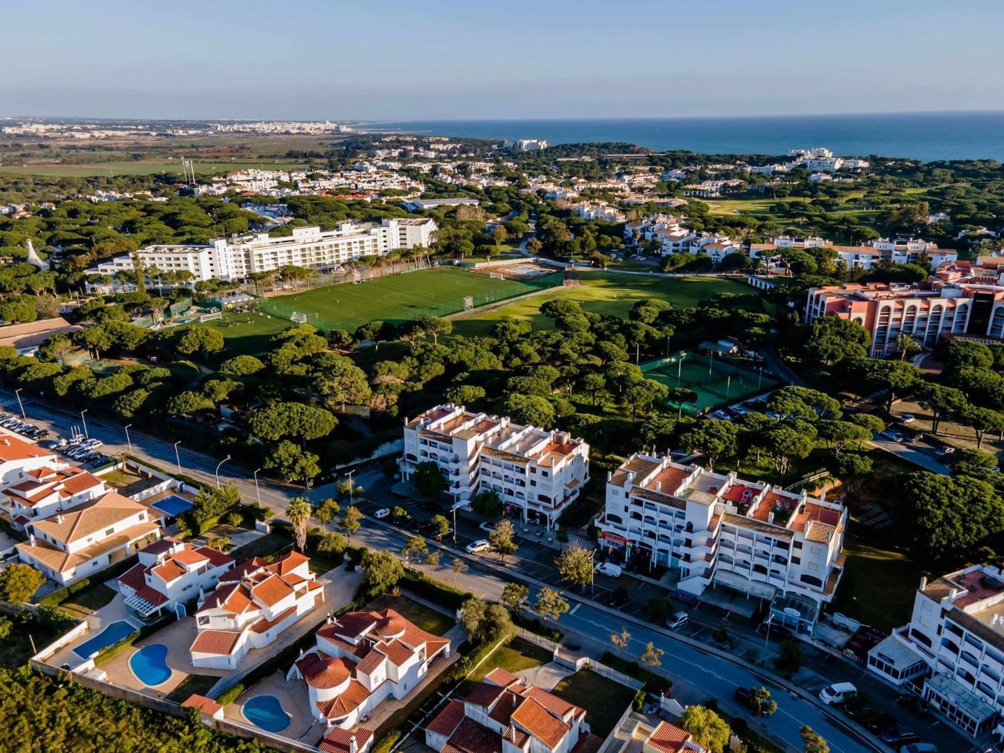 Casa Falesia T2 - Garden View - 5 Min From The Beach - Wifi Olhos de Agua  Bagian luar foto