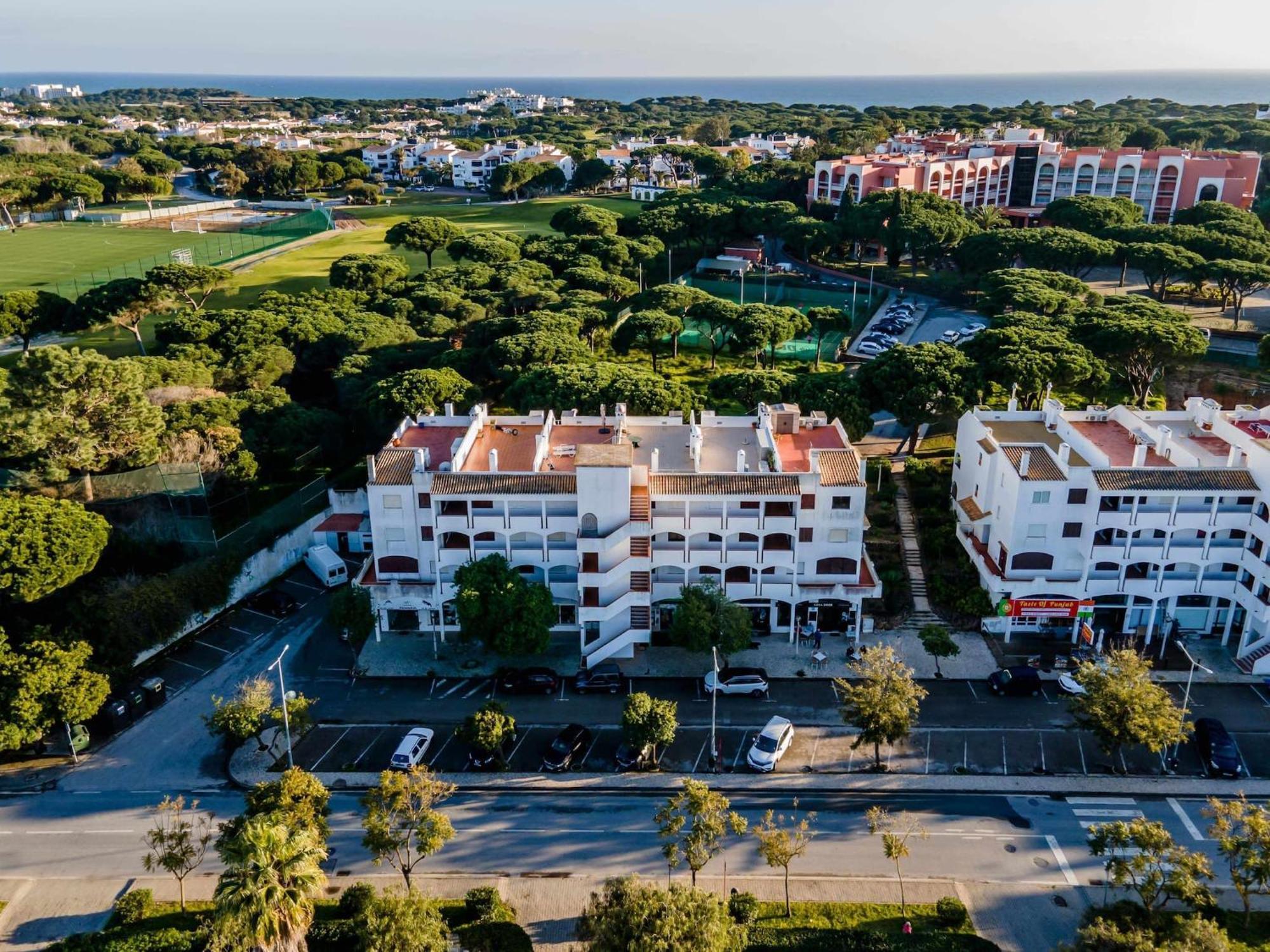 Casa Falesia T2 - Garden View - 5 Min From The Beach - Wifi Olhos de Agua  Bagian luar foto